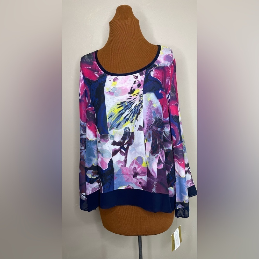 NWT Valerie Stevens Pullover Blouse Bell Sleeves Flowy Floral Size Small